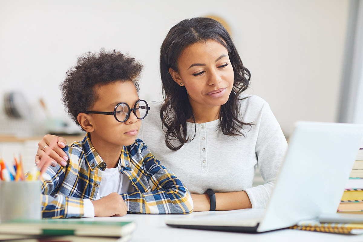 student-and-parent-on-computer-smaller2